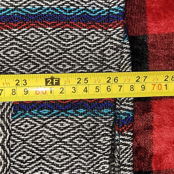 Vintage. Mexican Baja Hoodie. Knit.  Like-new. Size Medium - Picture 10 of 14